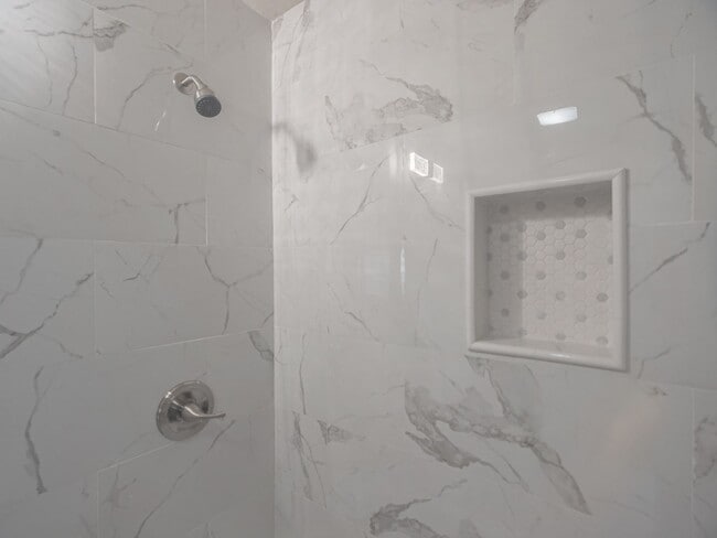 Building Photo - Phenomenally Beautiful FOUR bedroom TWO bath, Newly Remodeled Home! AVAILABLE RENT TO OWN!!