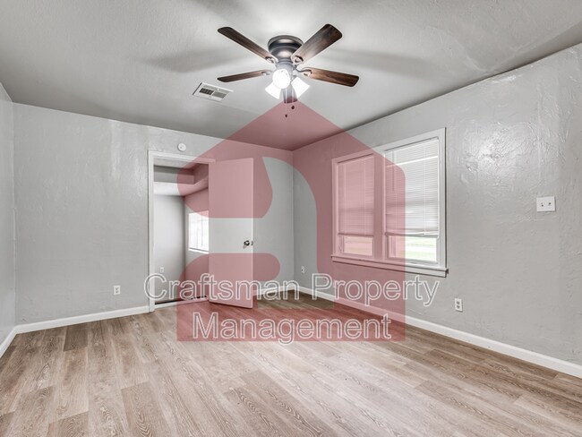 Building Photo - 1105 Bellevidere Dr