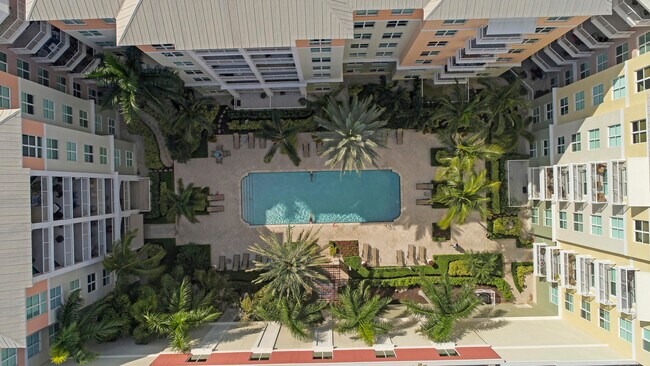 Building Photo - 804 E Windward Way