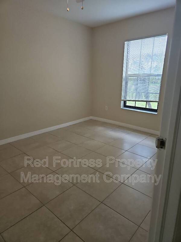 Building Photo - 717 Nicholas Pkwy W