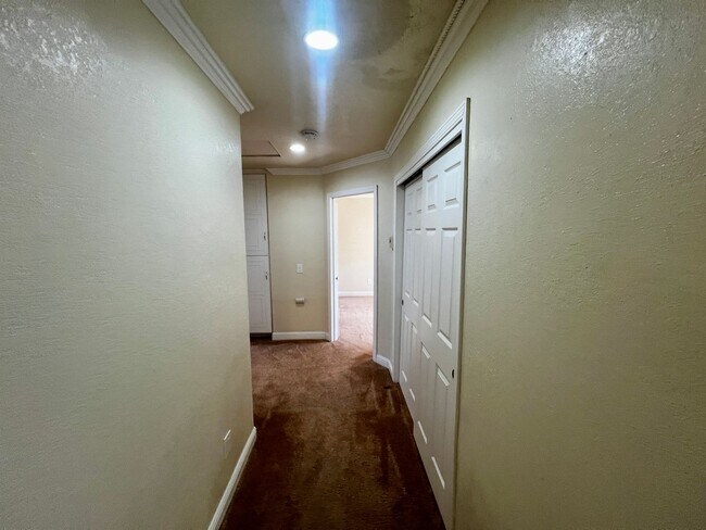 Building Photo - 74071 Playa Vista Dr