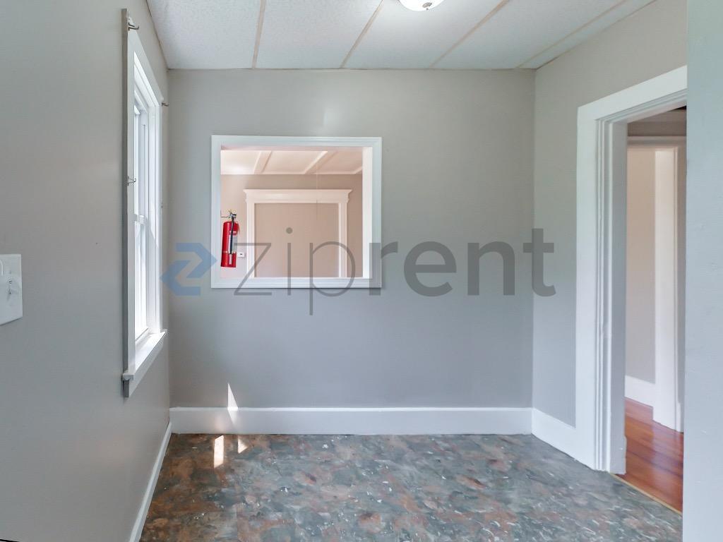 Building Photo - Unit 1
