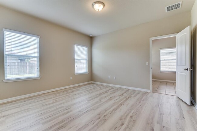 Building Photo - 505 Brashear Ln