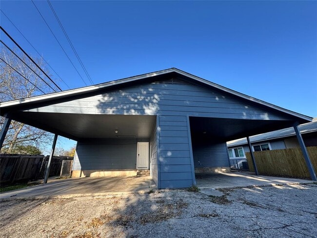 Building Photo - 2405 Teri Rd