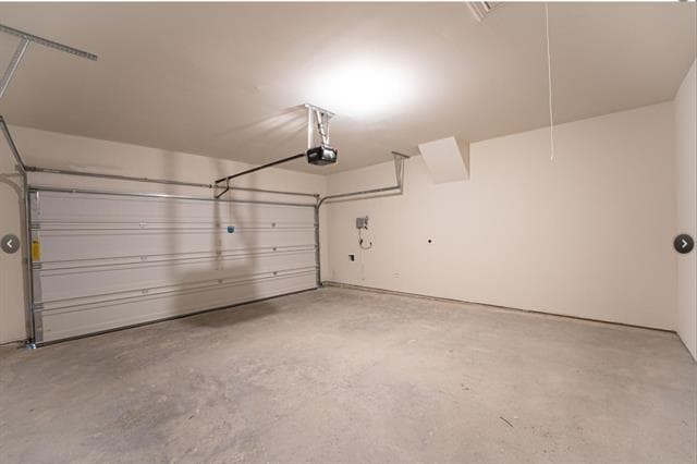 Building Photo - 905 Calhoun Dr