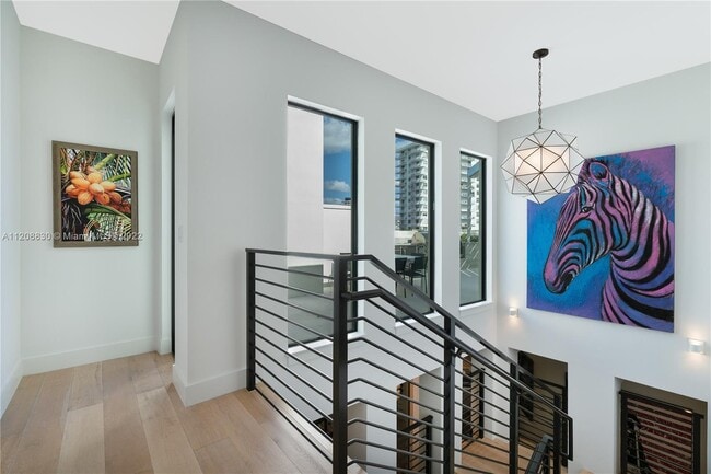 Building Photo - 2801 Flamingo Dr