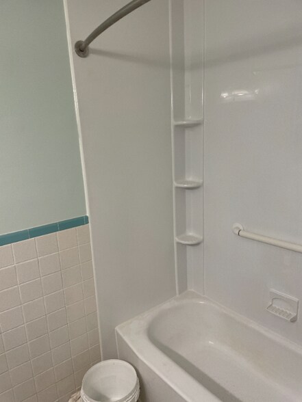 Building Photo - 1205 Pascal Pl