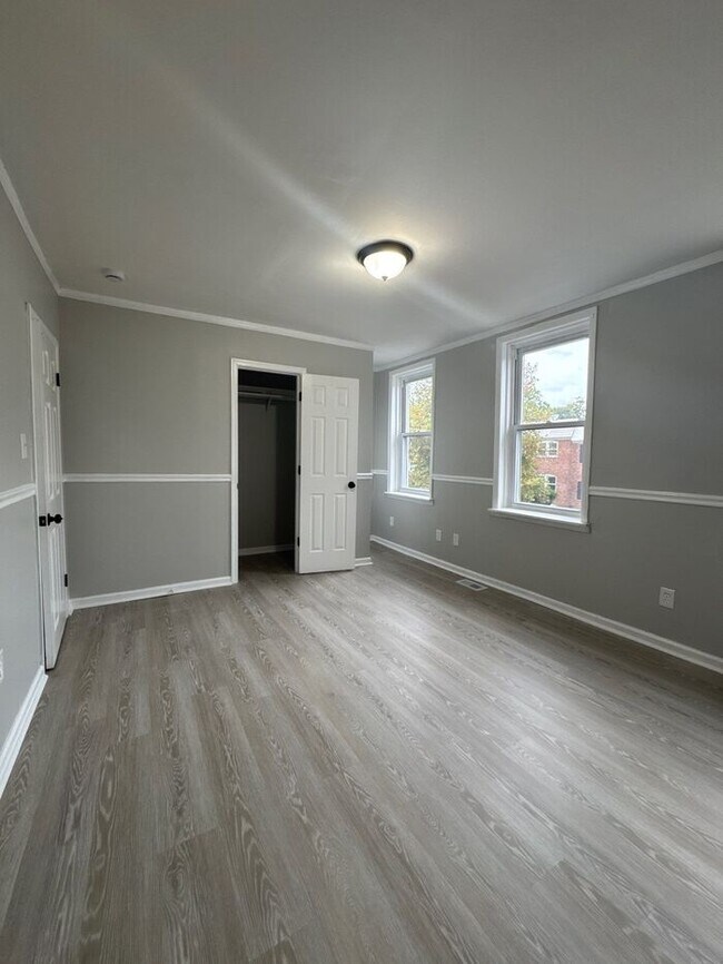 Building Photo - 3 Bedroom, 21206