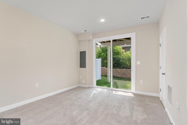 Building Photo - 7249 Mountaineer Dr