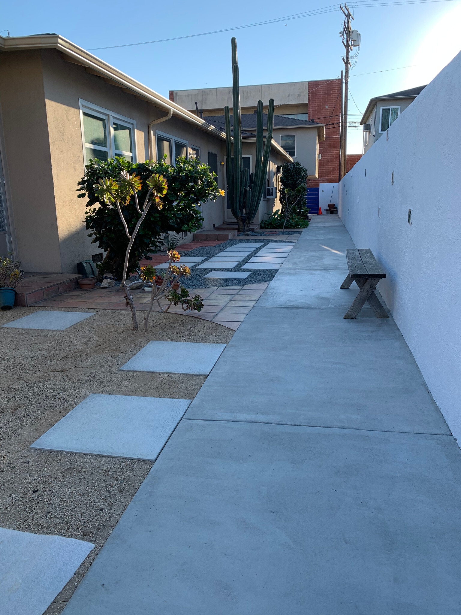 Walkway - 1517 Pontius Ave