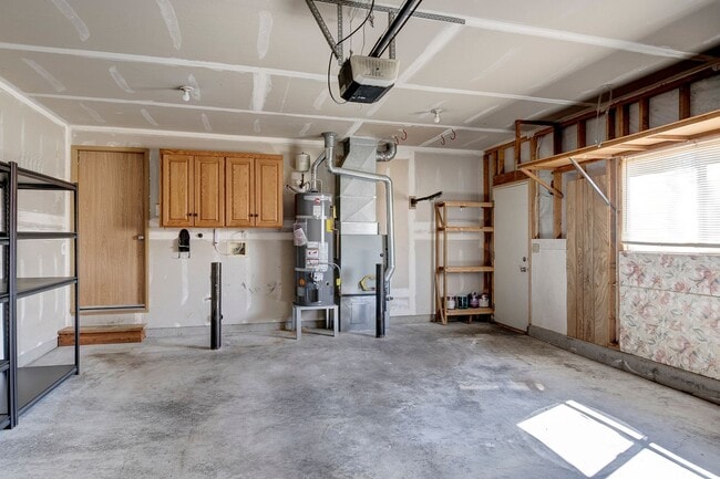 Building Photo - 3 Bed 2 Bath Home near Town