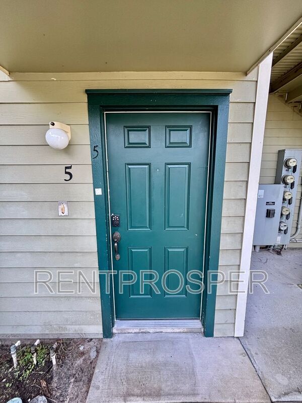 Building Photo - 3719 S Lake Orlando Pkwy