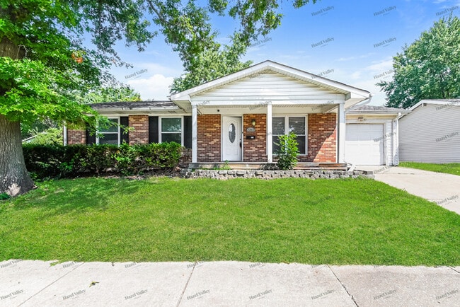 Building Photo - 2165 Kingsford Dr