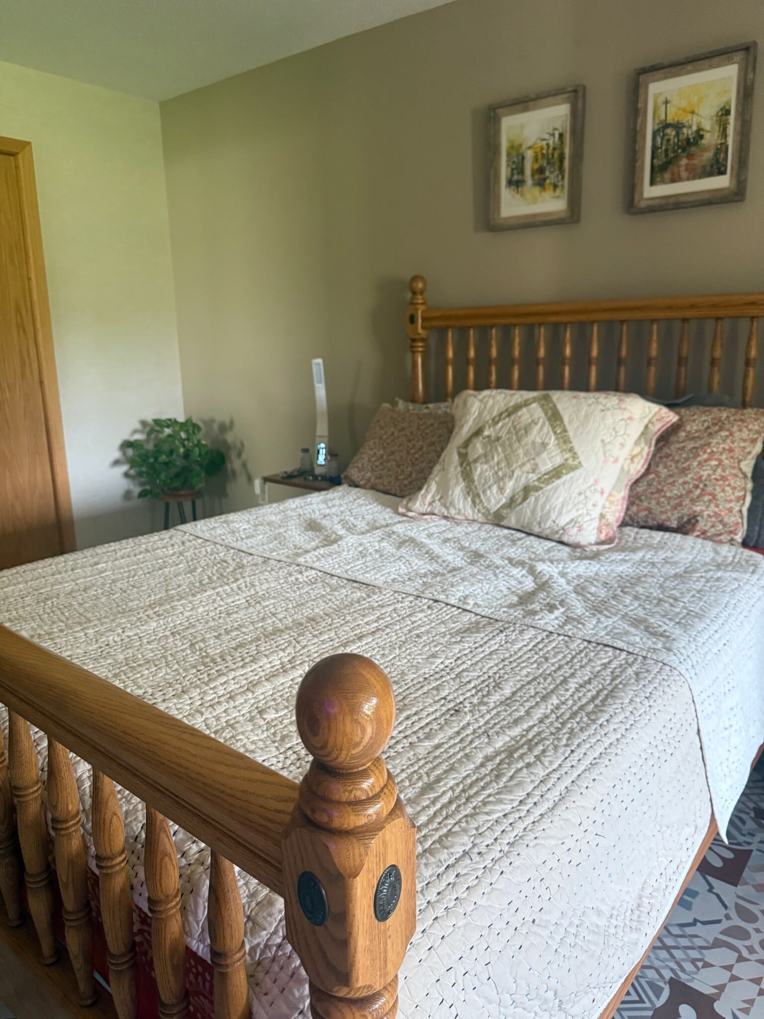 The master bedroom that connects to the master bathroom with a walk-in-closet - 4888 Tee Ct SW