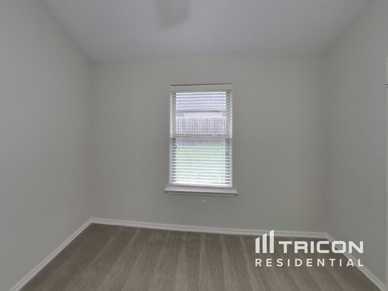 Building Photo - 3107 White Horse Ct