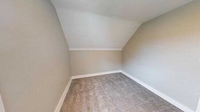 Building Photo - Old Brooklyn Area - 3 Bedroom Single Famil...