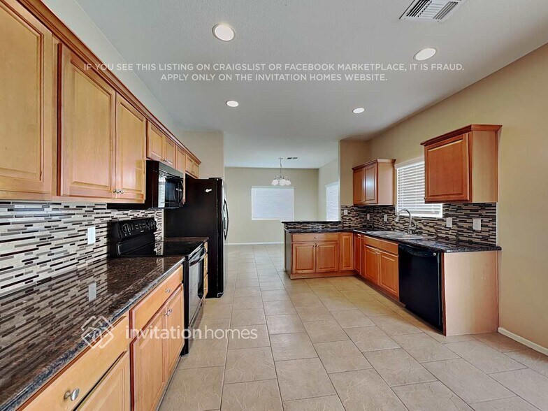 Building Photo - 13207 W Crocus Dr