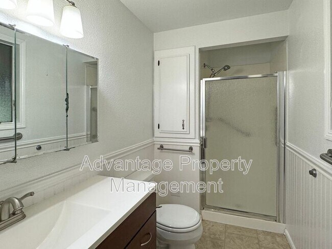 Building Photo - 2350 NW Green Cir