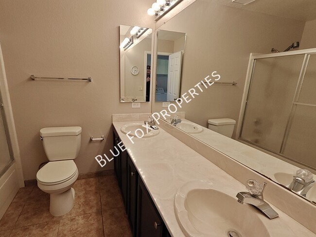 Building Photo - 5189 W Aquamarine St