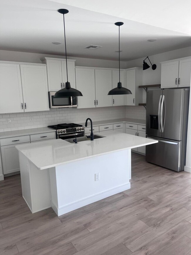 Building Photo - 27425 N 30th Ln