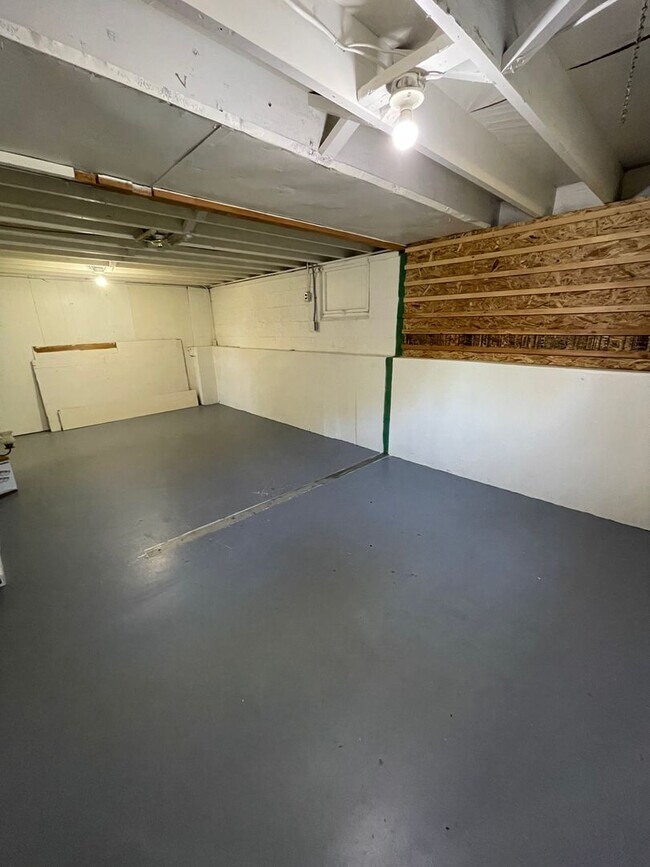 Building Photo - Completely Remodeled Three Bedroom One Bath in Richland - Move in Ready!!
