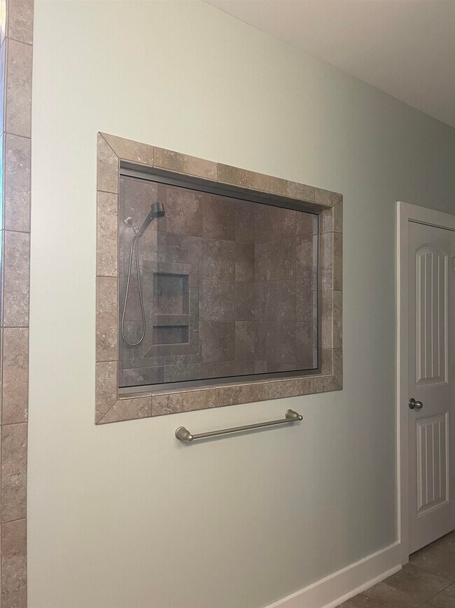 Building Photo - 440 Shaftesbury Ln