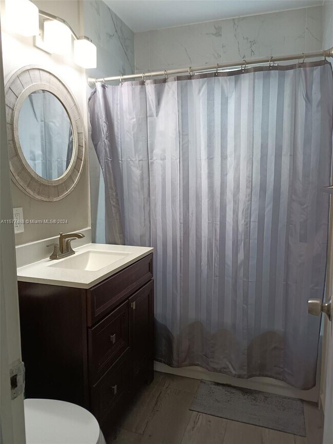 Building Photo - 1819 Fillmore St