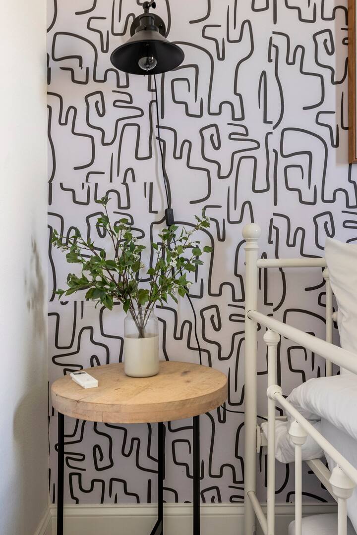 Building Photo - 528 Bronze Forest Dr