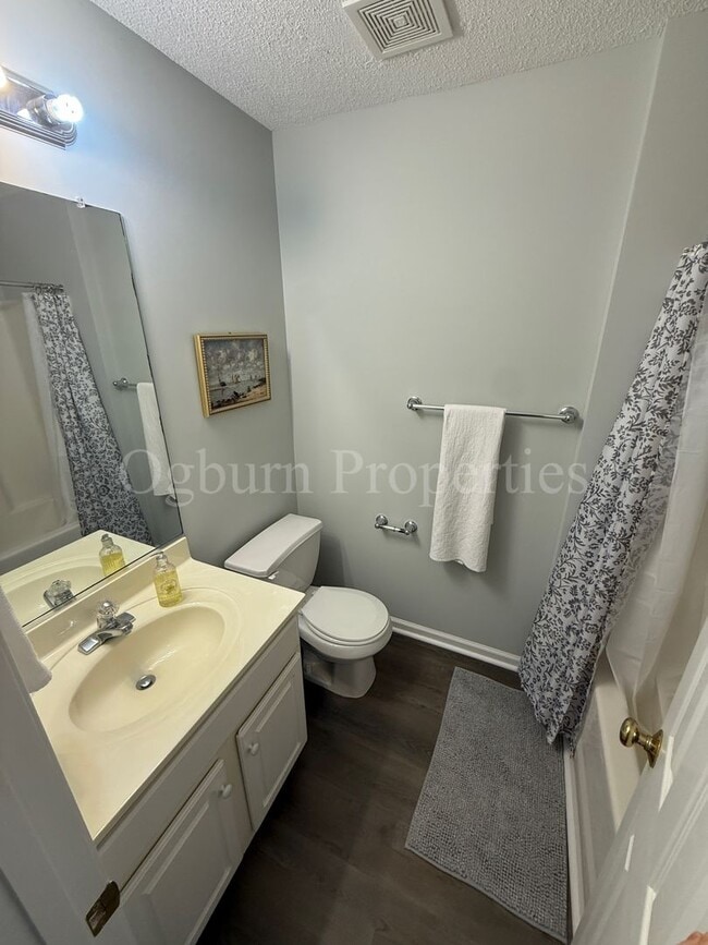 Building Photo - 434 Scholastic Ct