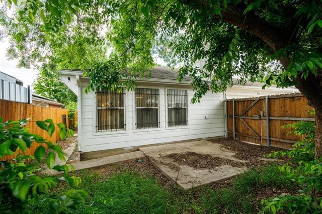 Building Photo - 7133 Amber Dr