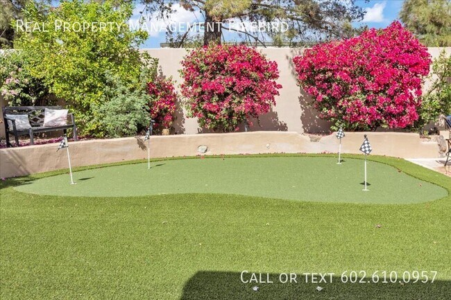 Building Photo - 4921 S Vista Pl