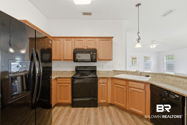 Building Photo - 9841 Watkins Dr