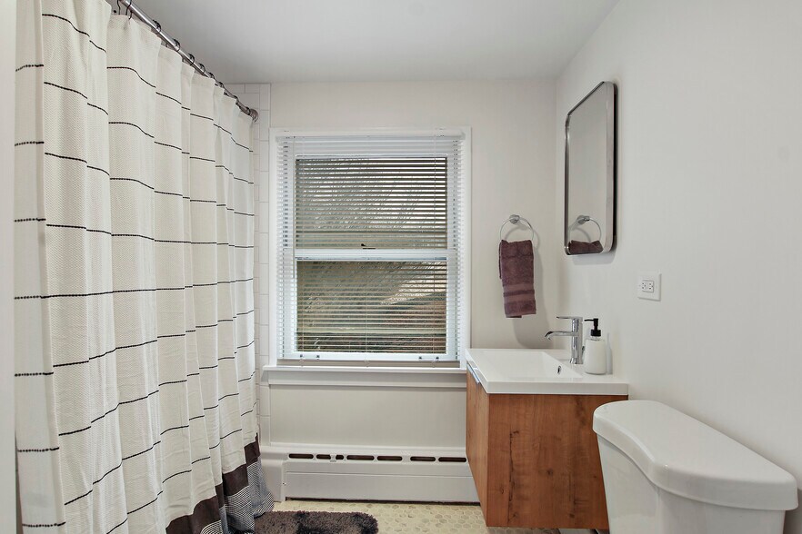 Building Photo - 1516 Lee St