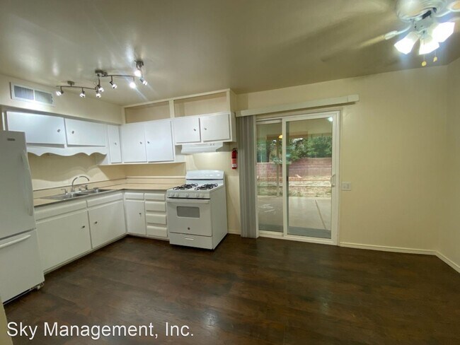 Building Photo - 3 br, 2 bath House - 10401 Britt Ct. NE