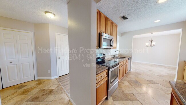 Building Photo - 14089 Lumberton Falls Dr