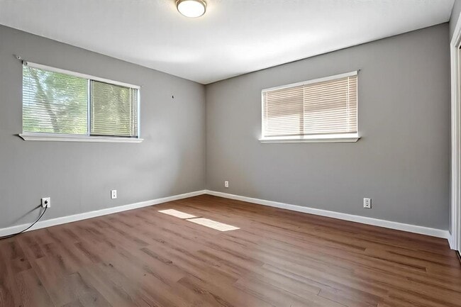 Building Photo - 2405 Parker Cir