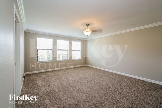 Building Photo - 931 Terra Vista St