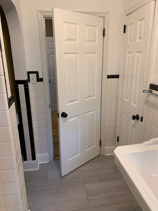 Building Photo - Lovely home in the Haymount Area - Available 4/15/2026