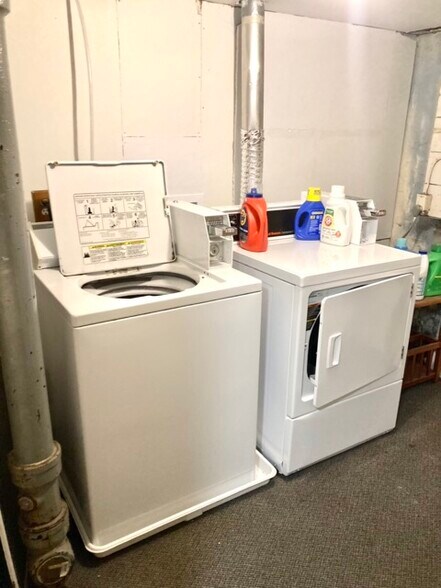 Building Photo - 313 S 21st Ave E