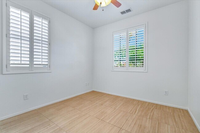 Building Photo - 9233 W Dreyfus Dr