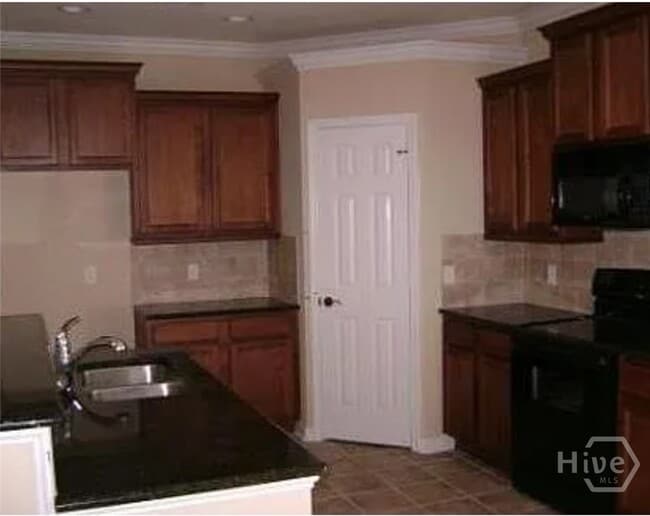 Building Photo - 42 Weslyn Park Dr