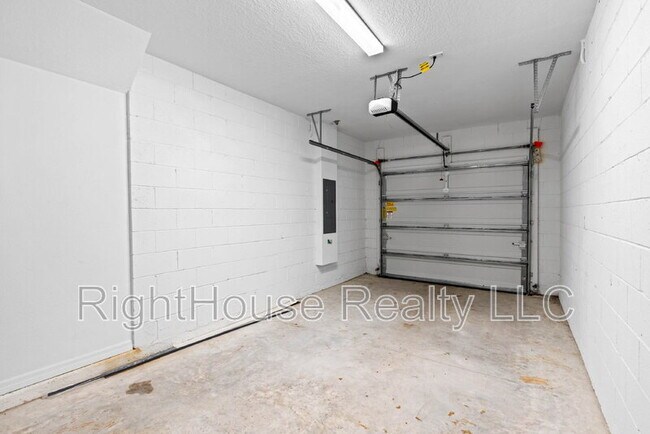 Building Photo - 675 Belgrove St