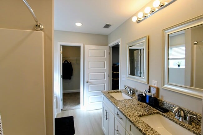 Building Photo - 5438 Lee Farm Blvd