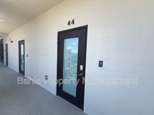 Building Photo - 4636 NW 84th Ave
