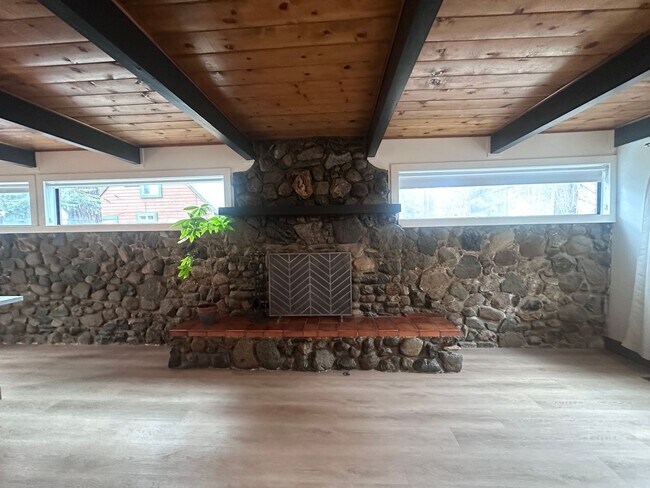 Building Photo - Pet Friendly Tahoe Island Home