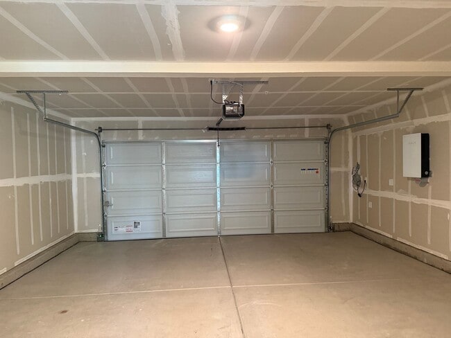 Building Photo - 4 Bed 2.5 Ba 2 Story 2 Car
