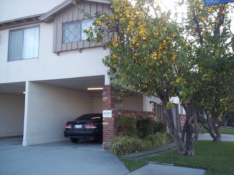 Building Photo - 5929 Laurel Canyon Blvd