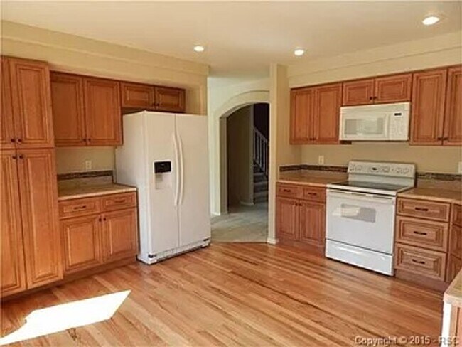 Building Photo - Amazing Home in Desirable District 20 – No...