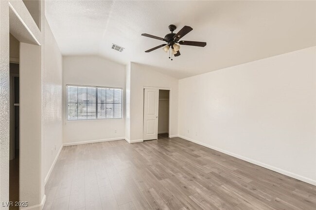 Building Photo - 3645 Lakeside Villas Ave