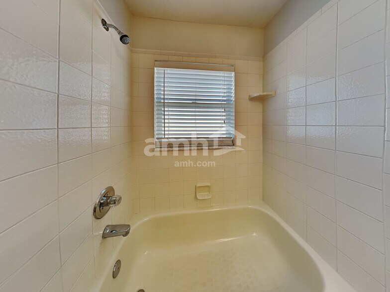 Building Photo - 10519 Sedgebrook Dr